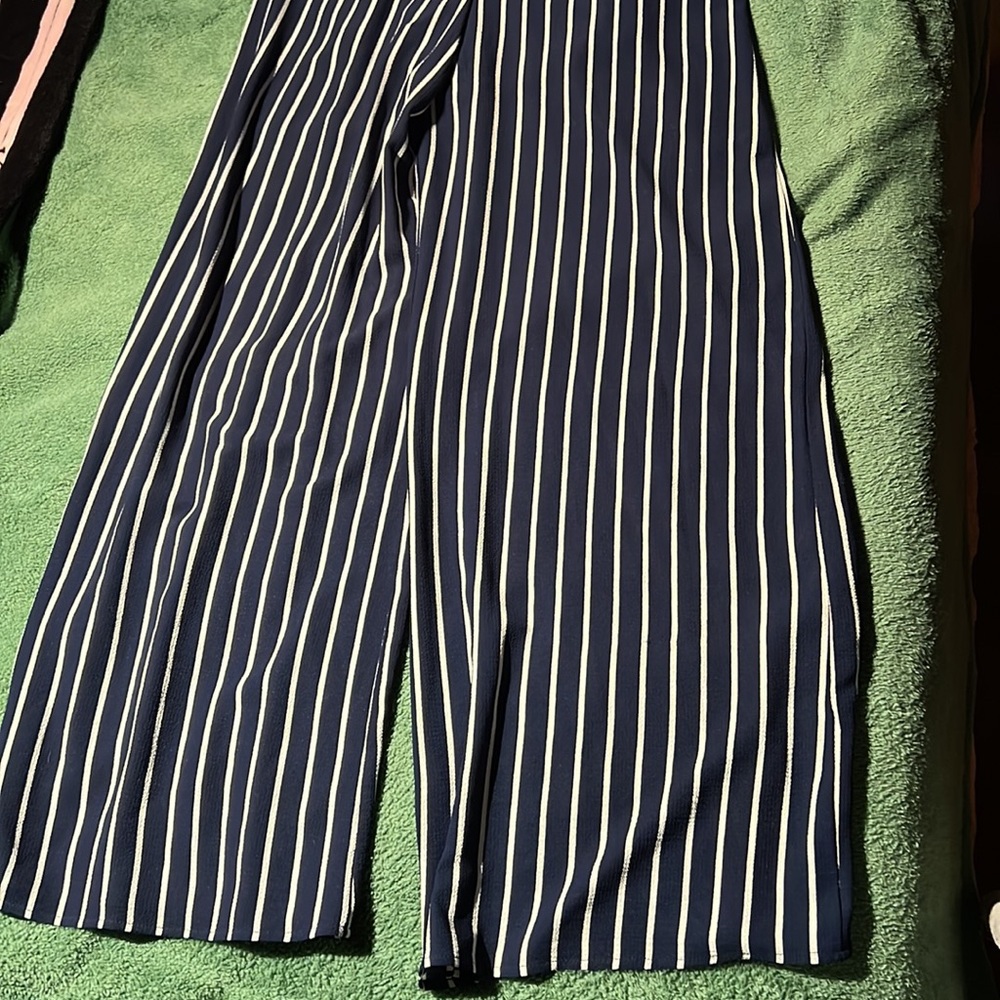 Cute Jumpsuit! - Picture 2 of 7